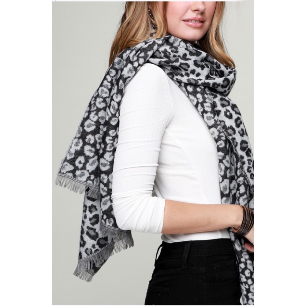 🌺5⭐️Gorgeous Leopard Print scarf - Picture 6 of 6